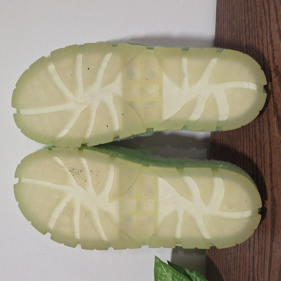 UGG Womens Fluffita Mint Lime 2.75" Platform Slipper Sandal Womens 8 - Picture 5 of 7